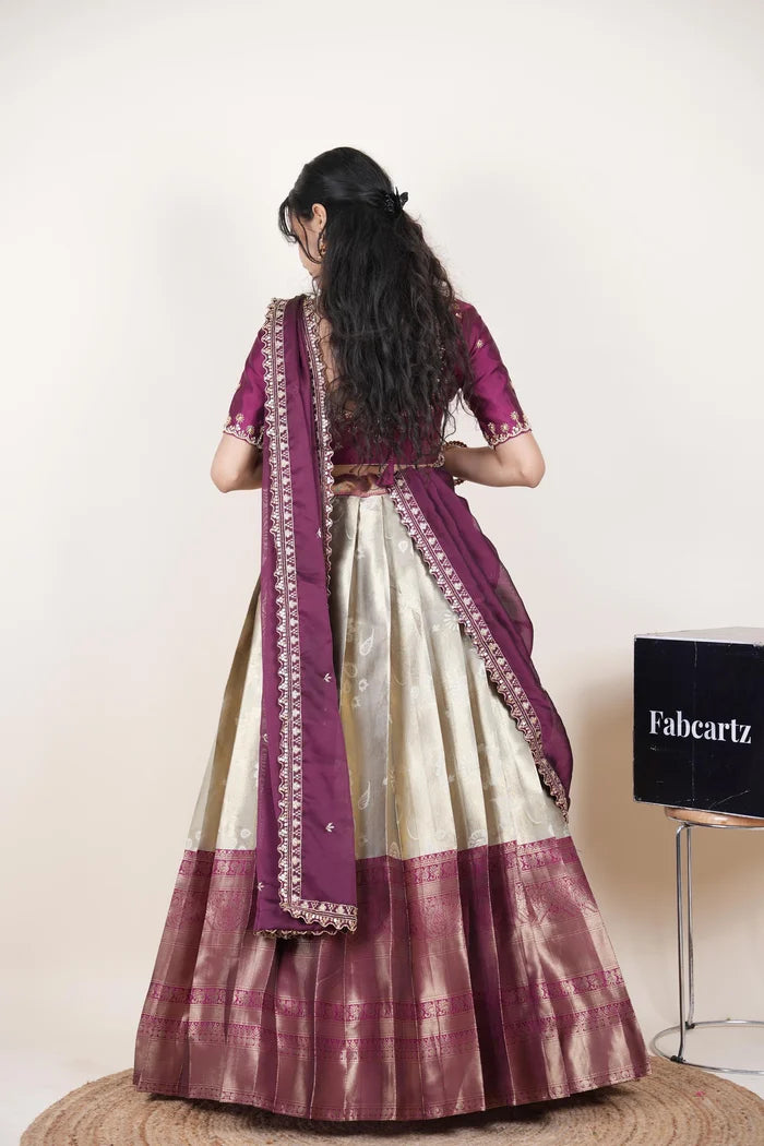 దక్షిణ భారత పండుగ సాంప్రదాయ హాఫ్ చీర (ఛవి) 