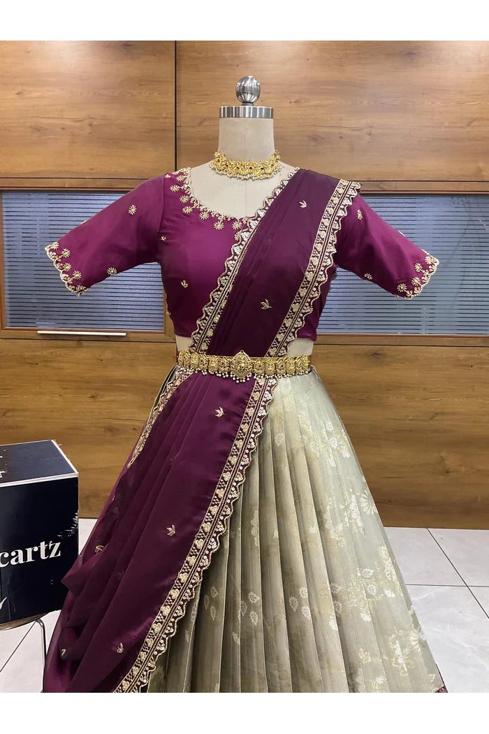 దక్షిణ భారత పండుగ సాంప్రదాయ హాఫ్ చీర (ఛవి) 