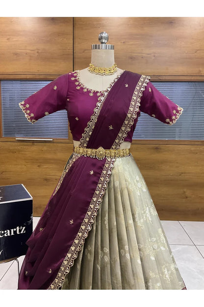 దక్షిణ భారత పండుగ సాంప్రదాయ హాఫ్ చీర (ఛవి) 