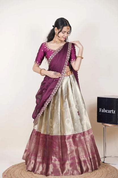 దక్షిణ భారత పండుగ సాంప్రదాయ హాఫ్ చీర (ఛవి) 