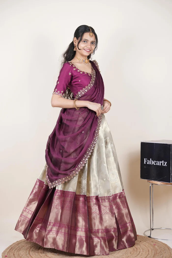 దక్షిణ భారత పండుగ సాంప్రదాయ హాఫ్ చీర (ఛవి) 