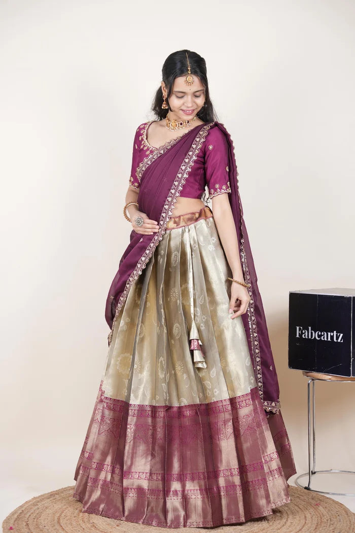 దక్షిణ భారత పండుగ సాంప్రదాయ హాఫ్ చీర (ఛవి) 