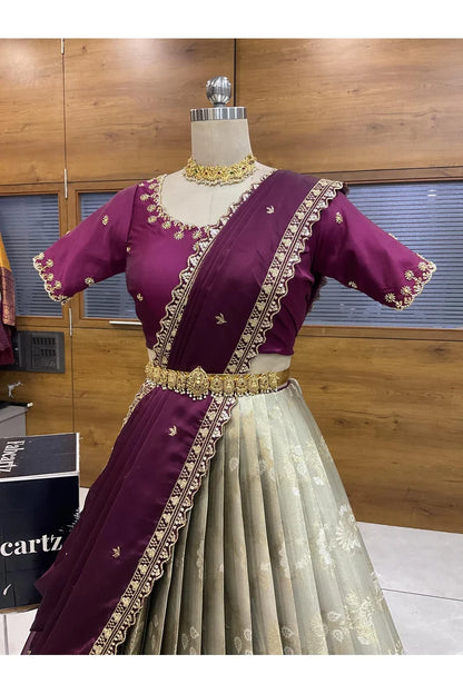 దక్షిణ భారత పండుగ సాంప్రదాయ హాఫ్ చీర (ఛవి) 