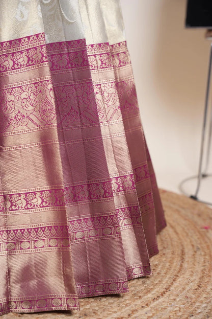 దక్షిణ భారత పండుగ సాంప్రదాయ హాఫ్ చీర (ఛవి) 