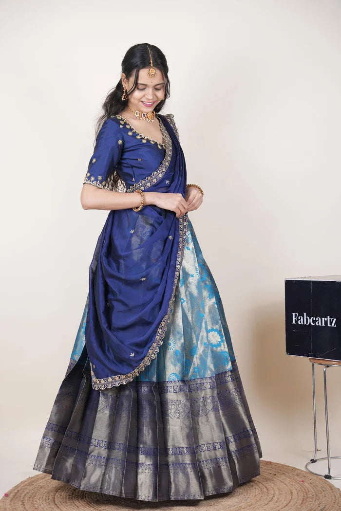 దక్షిణ భారత పండుగ సాంప్రదాయ హాఫ్ చీర (ఛవి) 