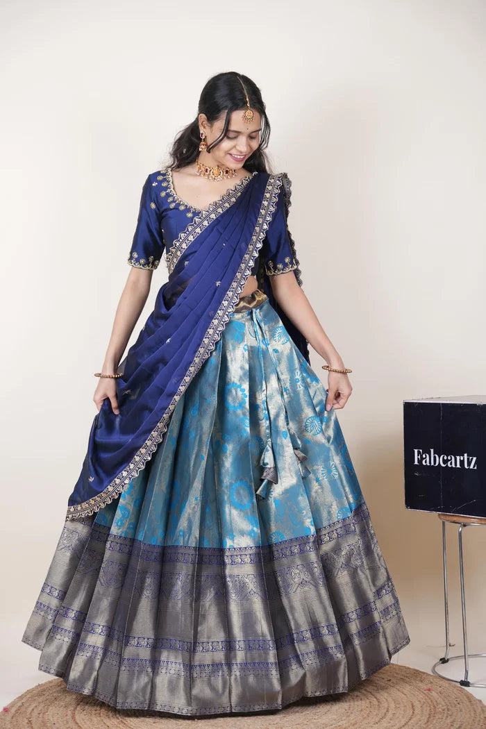 దక్షిణ భారత పండుగ సాంప్రదాయ హాఫ్ చీర (ఛవి) 