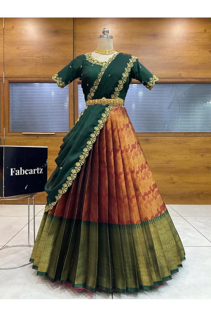 దక్షిణ భారత పండుగ సాంప్రదాయ హాఫ్ చీర (ఛవి) 