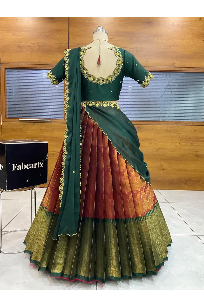 దక్షిణ భారత పండుగ సాంప్రదాయ హాఫ్ చీర (ఛవి) 