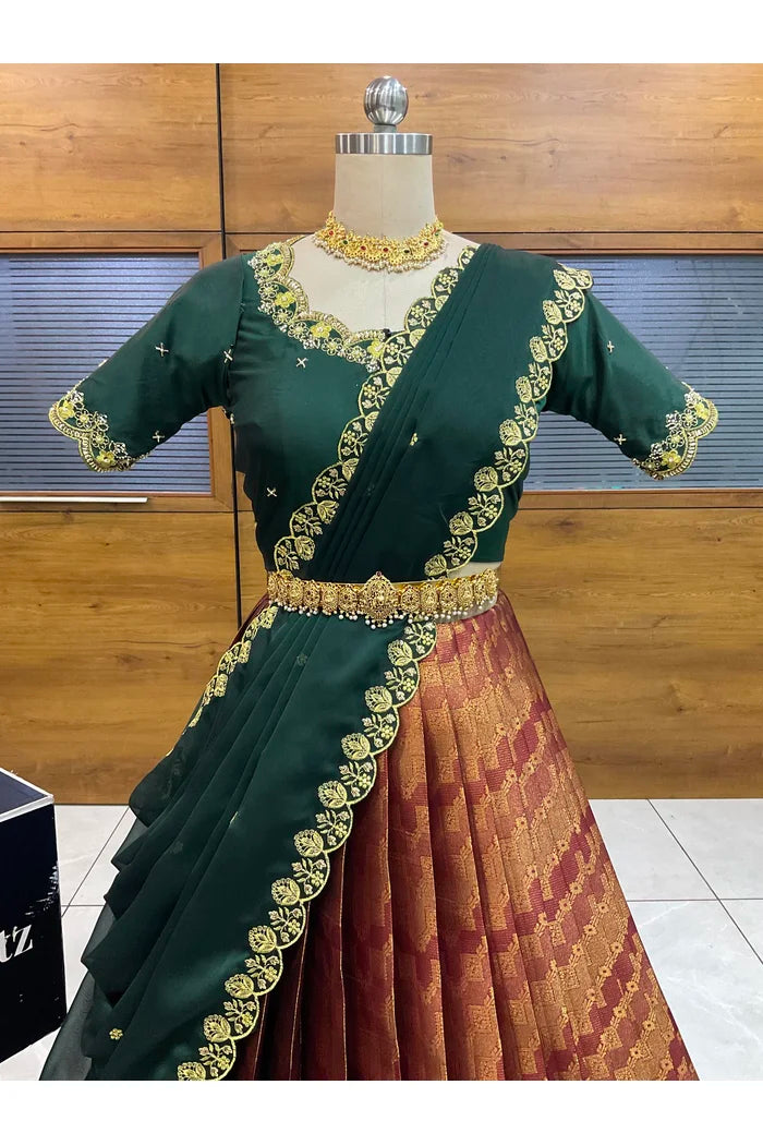 దక్షిణ భారత పండుగ సాంప్రదాయ హాఫ్ చీర (ఛవి) 