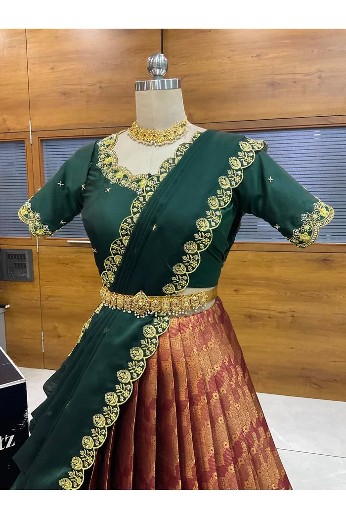 దక్షిణ భారత పండుగ సాంప్రదాయ హాఫ్ చీర (ఛవి) 