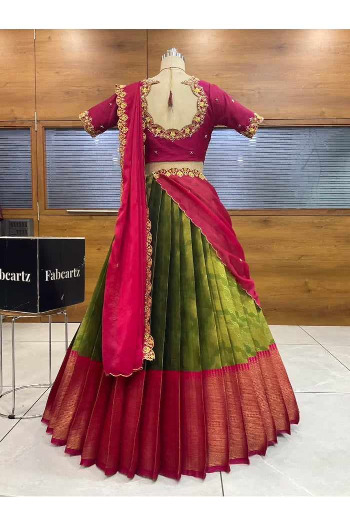 దక్షిణ భారత పండుగ సాంప్రదాయ హాఫ్ చీర (ఛవి) 