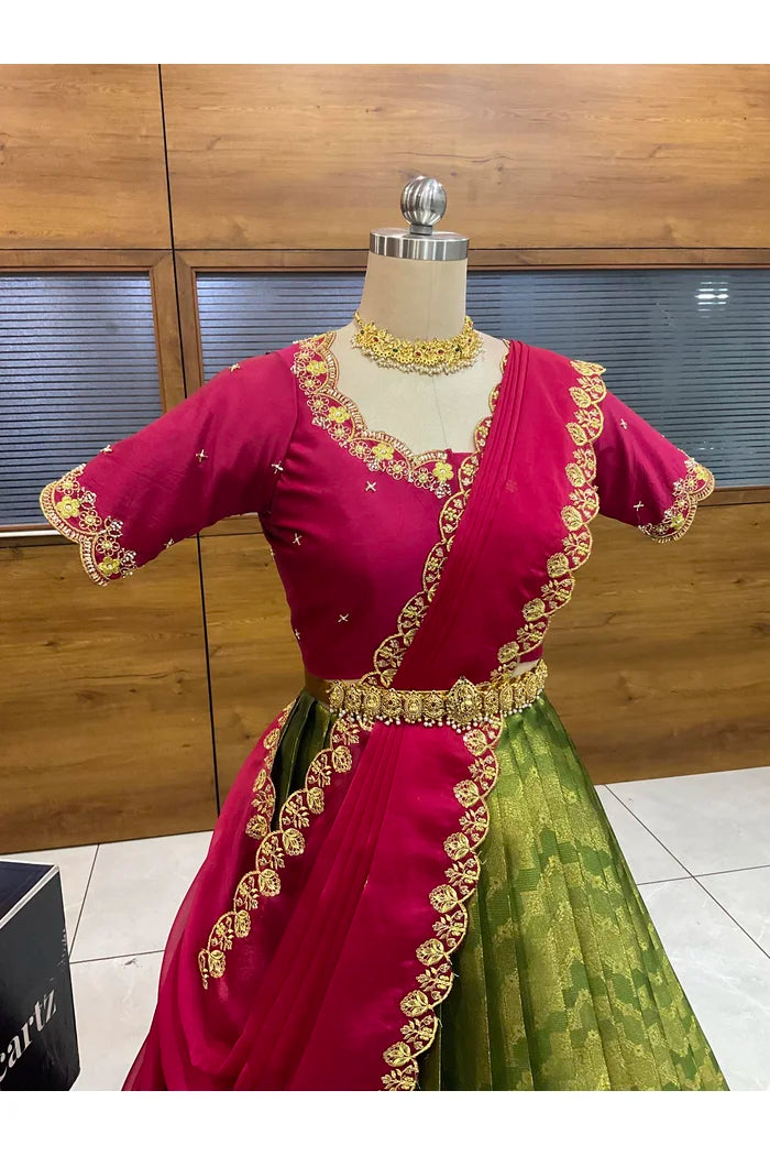 దక్షిణ భారత పండుగ సాంప్రదాయ హాఫ్ చీర (ఛవి) 