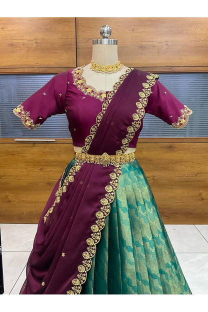 దక్షిణ భారత పండుగ సాంప్రదాయ హాఫ్ చీర (ఛవి) 