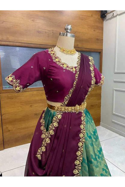 దక్షిణ భారత పండుగ సాంప్రదాయ హాఫ్ చీర (ఛవి) 