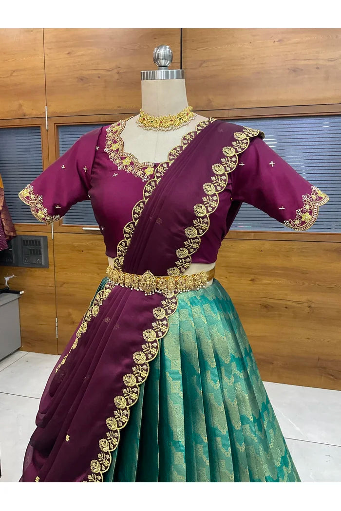 దక్షిణ భారత పండుగ సాంప్రదాయ హాఫ్ చీర (ఛవి) 