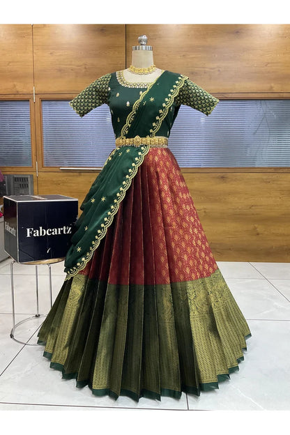 దక్షిణ భారత పండుగ సాంప్రదాయ హాఫ్ చీర (ఛవి) 