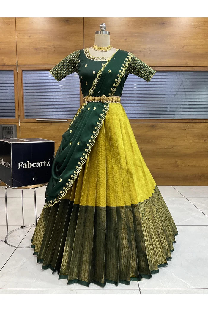 దక్షిణ భారత పండుగ సాంప్రదాయ హాఫ్ చీర (ఛవి) 