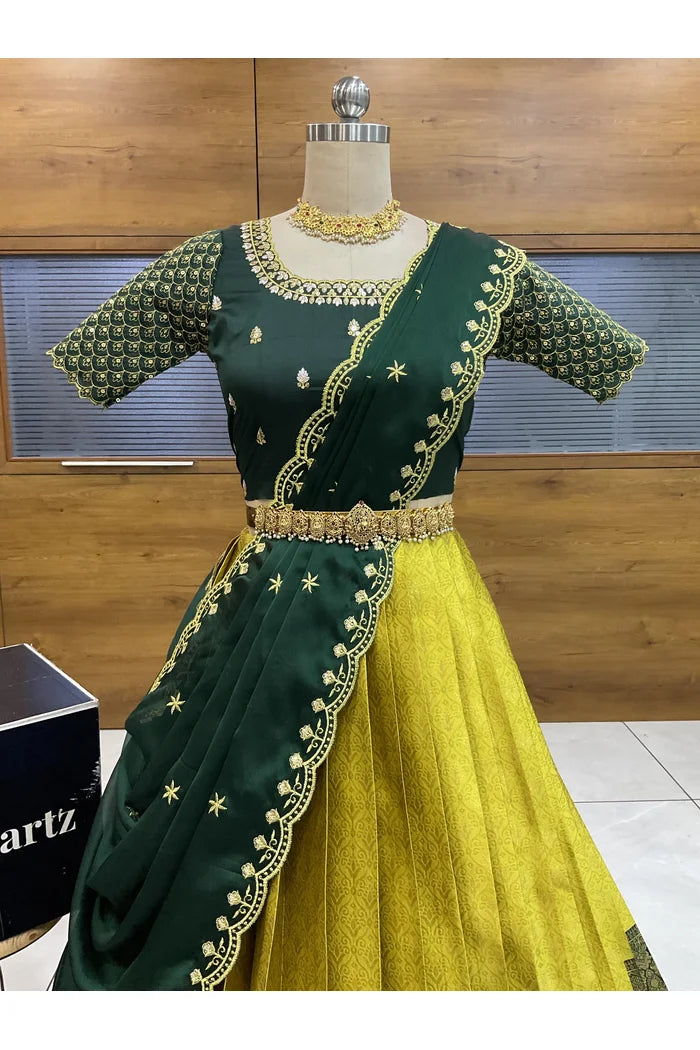 దక్షిణ భారత పండుగ సాంప్రదాయ హాఫ్ చీర (ఛవి) 