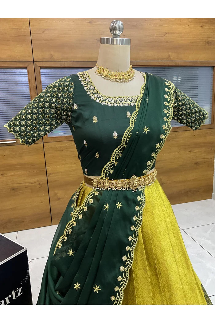 దక్షిణ భారత పండుగ సాంప్రదాయ హాఫ్ చీర (ఛవి) 