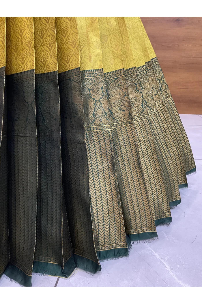 దక్షిణ భారత పండుగ సాంప్రదాయ హాఫ్ చీర (ఛవి) 