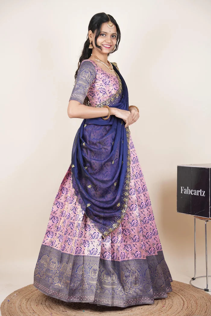 దక్షిణ భారత పండుగ సాంప్రదాయ హాఫ్ చీర (ఛవి) 