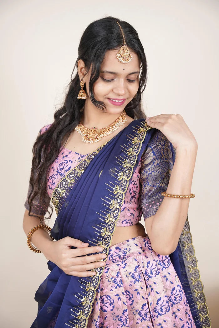 దక్షిణ భారత పండుగ సాంప్రదాయ హాఫ్ చీర (ఛవి) 