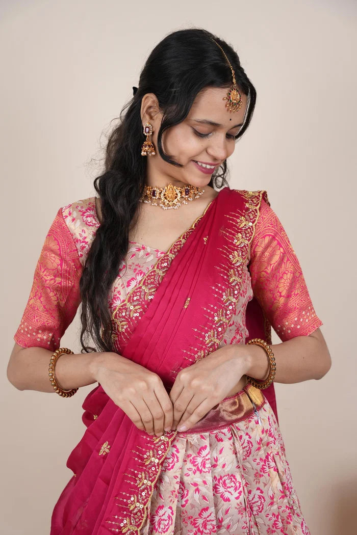 దక్షిణ భారత పండుగ సాంప్రదాయ హాఫ్ చీర (ఛవి) 