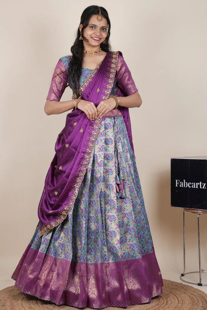 దక్షిణ భారత పండుగ సాంప్రదాయ హాఫ్ చీర (ఛవి) 