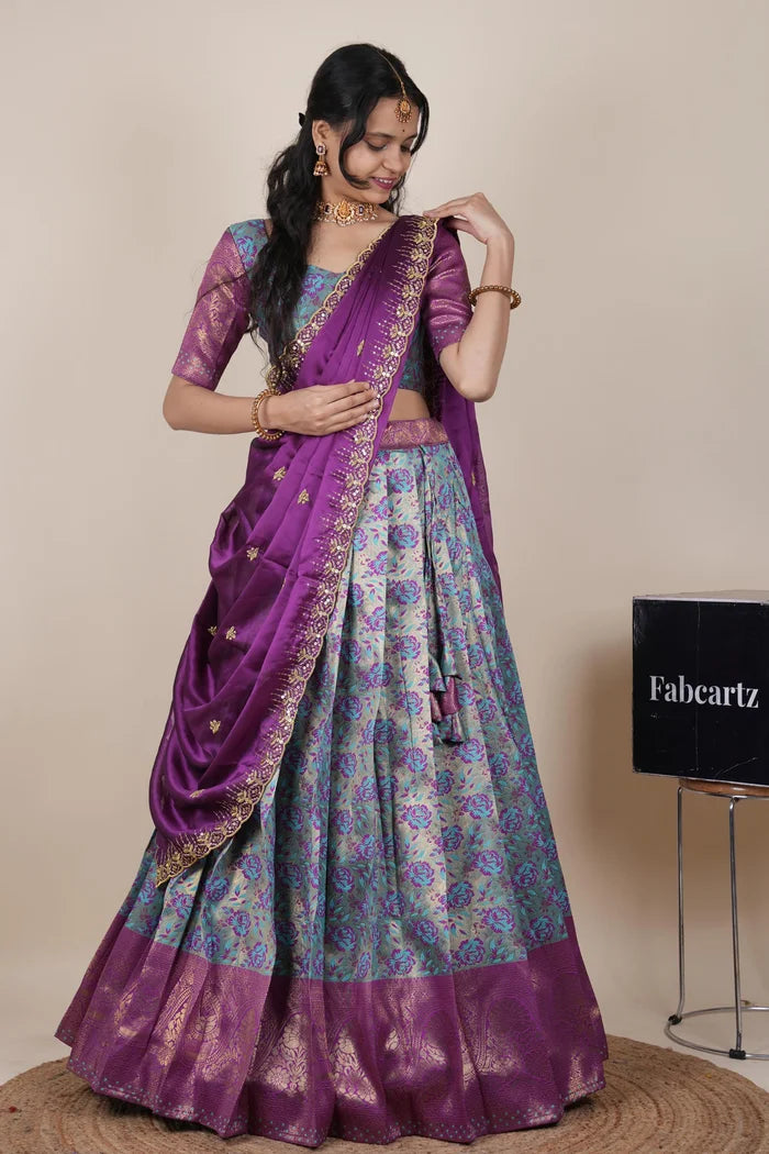 దక్షిణ భారత పండుగ సాంప్రదాయ హాఫ్ చీర (ఛవి) 