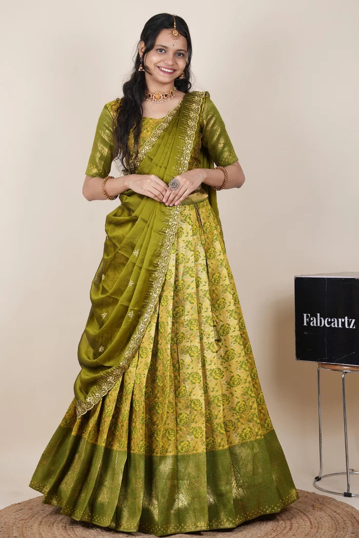 దక్షిణ భారత పండుగ సాంప్రదాయ హాఫ్ చీర (ఛవి) 