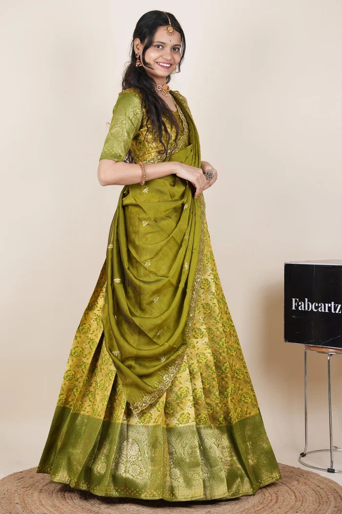 దక్షిణ భారత పండుగ సాంప్రదాయ హాఫ్ చీర (ఛవి) 