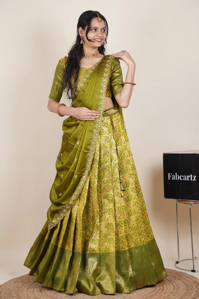 దక్షిణ భారత పండుగ సాంప్రదాయ హాఫ్ చీర (ఛవి) 