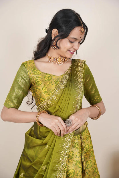 దక్షిణ భారత పండుగ సాంప్రదాయ హాఫ్ చీర (ఛవి) 