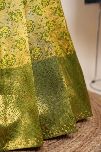 దక్షిణ భారత పండుగ సాంప్రదాయ హాఫ్ చీర (ఛవి) 