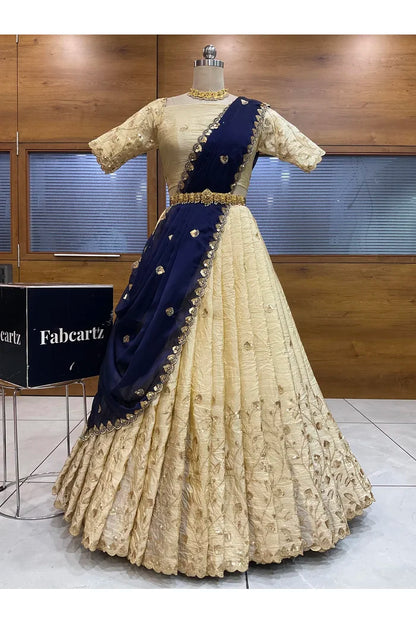 దక్షిణ భారత పండుగ సాంప్రదాయ హాఫ్ చీర (ఛవి) 