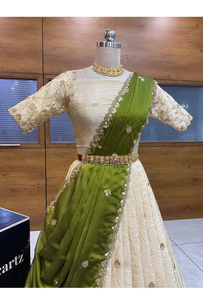 దక్షిణ భారత పండుగ సాంప్రదాయ హాఫ్ చీర (ఛవి) 