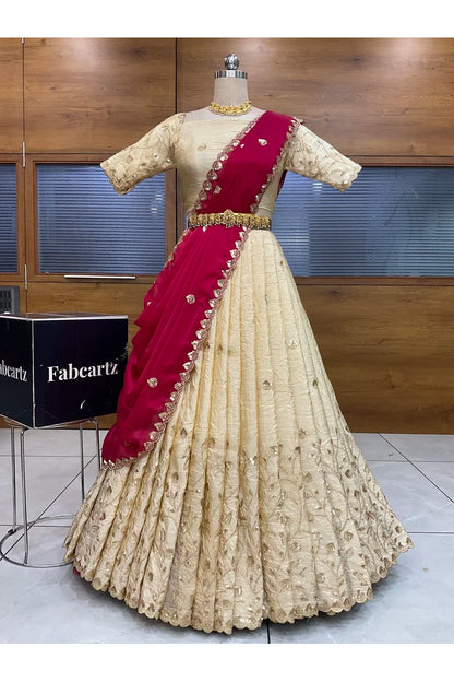 దక్షిణ భారత పండుగ సాంప్రదాయ హాఫ్ చీర (ఛవి) 