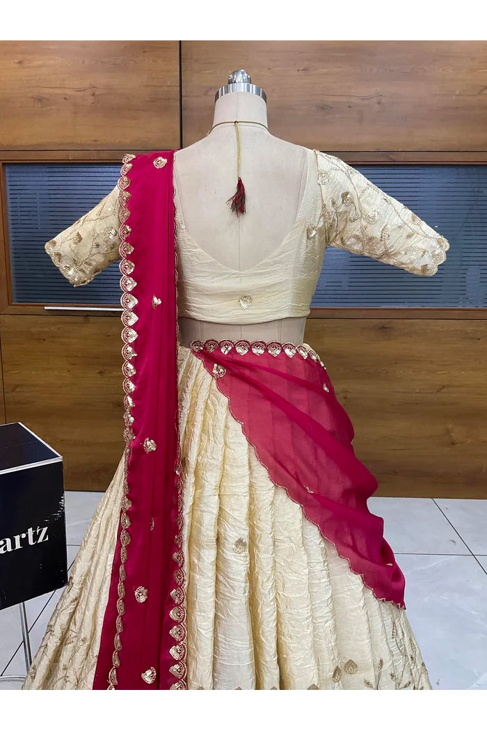 దక్షిణ భారత పండుగ సాంప్రదాయ హాఫ్ చీర (ఛవి) 