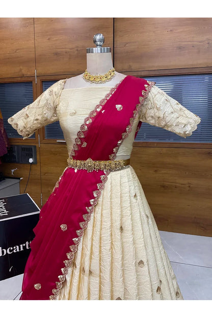 దక్షిణ భారత పండుగ సాంప్రదాయ హాఫ్ చీర (ఛవి) 