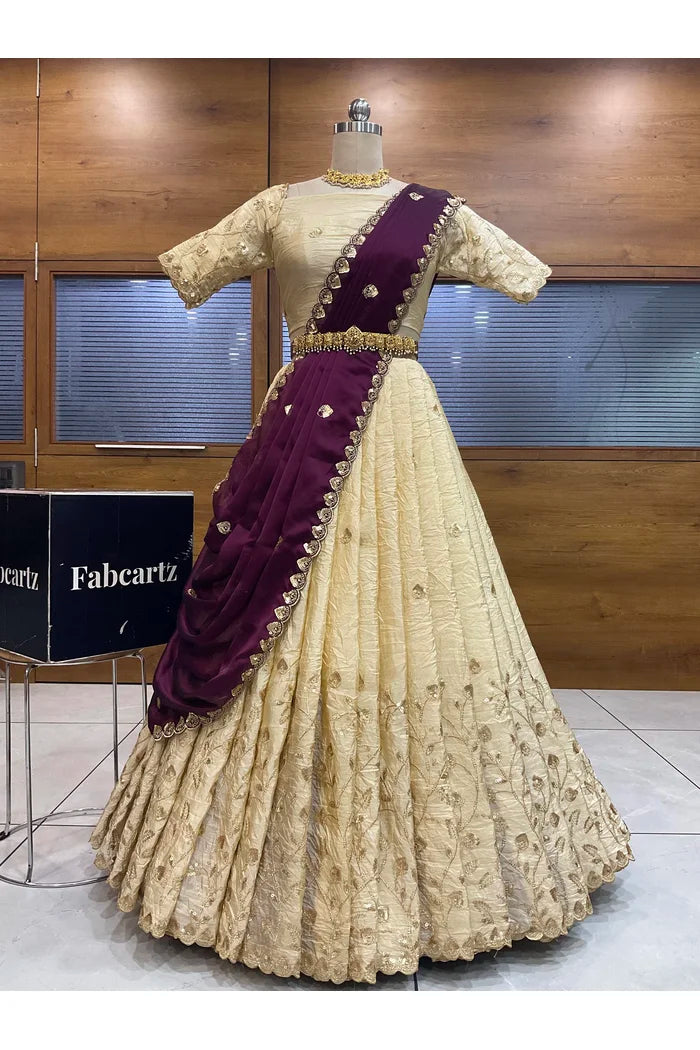 దక్షిణ భారత పండుగ సాంప్రదాయ హాఫ్ చీర (ఛవి) 