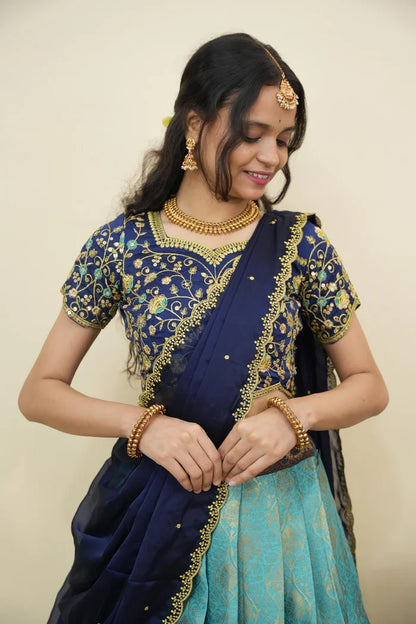 దక్షిణ భారత పండుగ సాంప్రదాయ హాఫ్ చీర (ఛవి) 