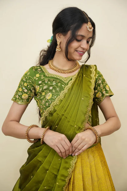 దక్షిణ భారత పండుగ సాంప్రదాయ హాఫ్ చీర (ఛవి) 