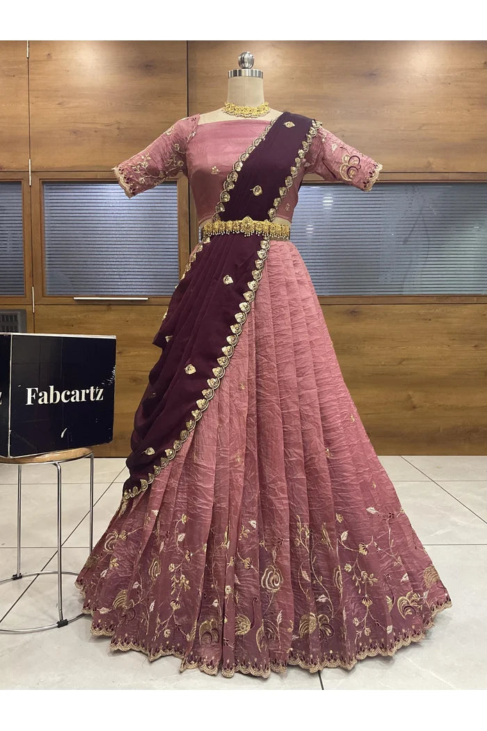 దక్షిణ భారత పండుగ సాంప్రదాయ హాఫ్ చీర (ఛవి) 