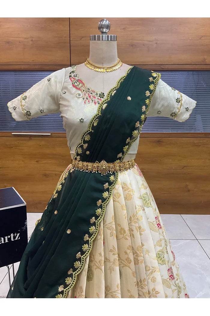 దక్షిణ భారత పండుగ సాంప్రదాయ హాఫ్ చీర (ఛవి) 