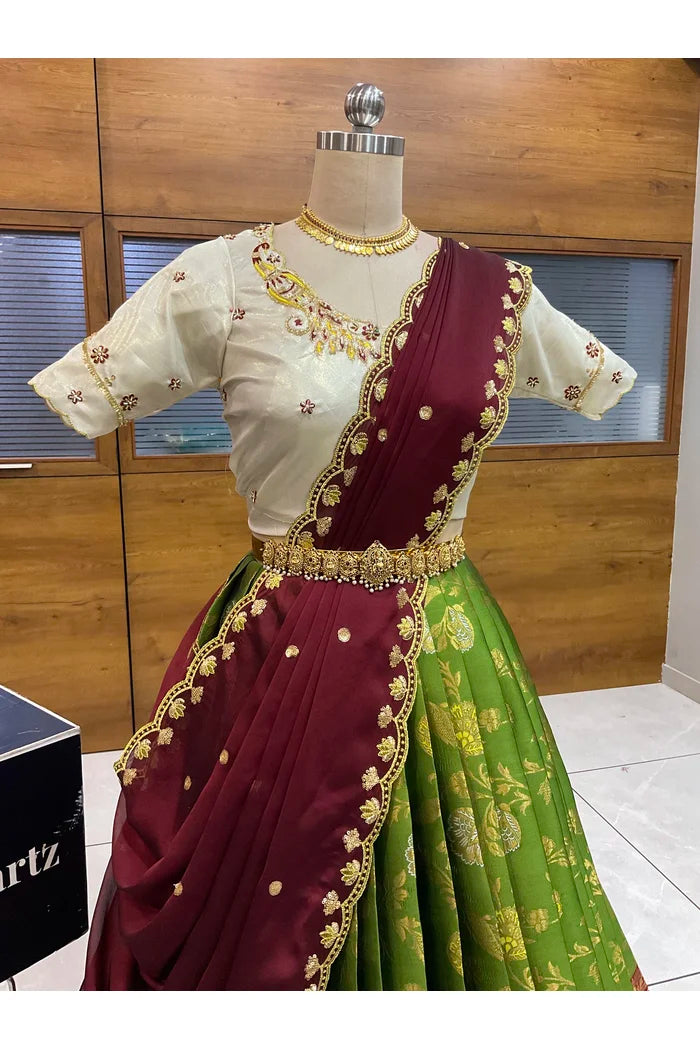 దక్షిణ భారత పండుగ సాంప్రదాయ హాఫ్ చీర (ఛవి) 