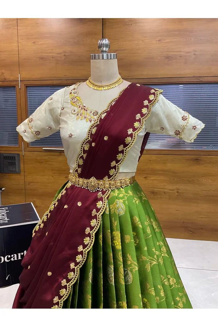 దక్షిణ భారత పండుగ సాంప్రదాయ హాఫ్ చీర (ఛవి) 