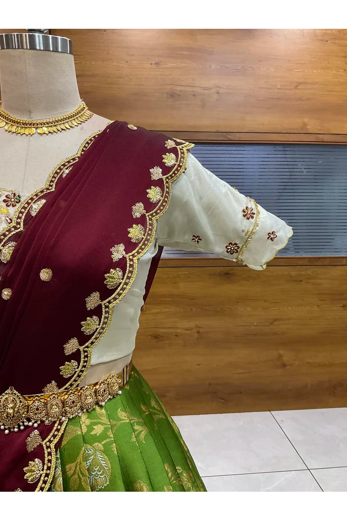 దక్షిణ భారత పండుగ సాంప్రదాయ హాఫ్ చీర (ఛవి) 