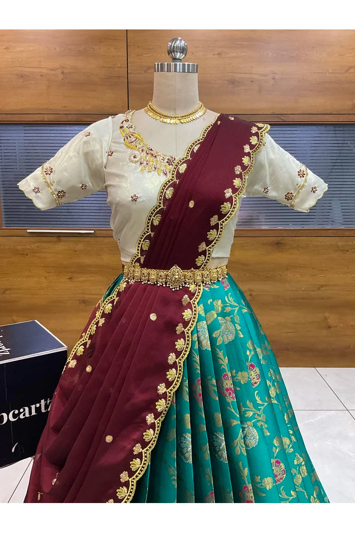 దక్షిణ భారత పండుగ సాంప్రదాయ హాఫ్ చీర (ఛవి) 