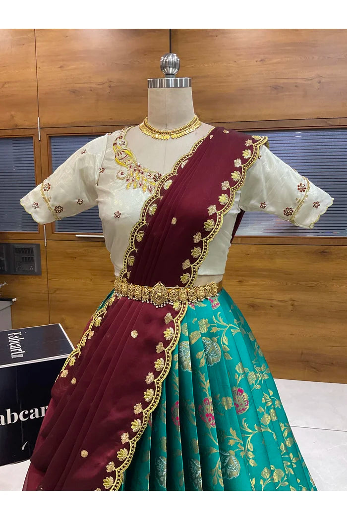 దక్షిణ భారత పండుగ సాంప్రదాయ హాఫ్ చీర (ఛవి) 