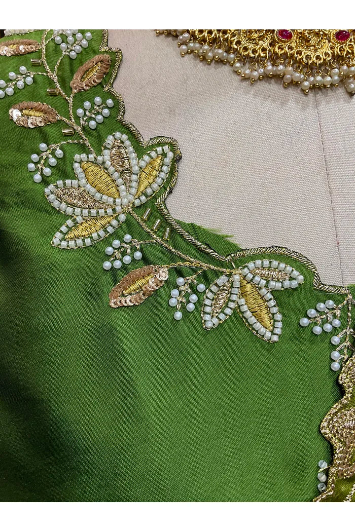 దక్షిణ భారత పండుగ సాంప్రదాయ హాఫ్ చీర (ఛవి) 